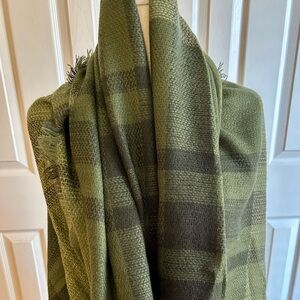 NWT Green Plaid Blanket Scarf